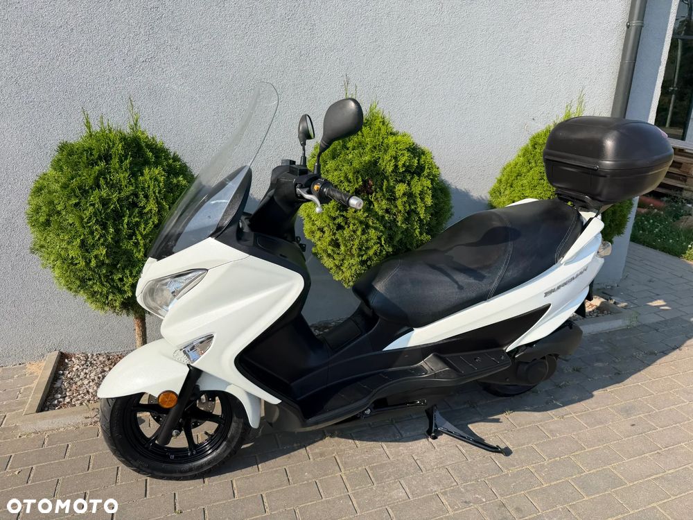 Suzuki Burgman - 8