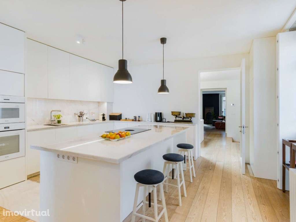 Moradia T5 independente para venda com jardim na Foz do Douro - Grande imagem: 3/25