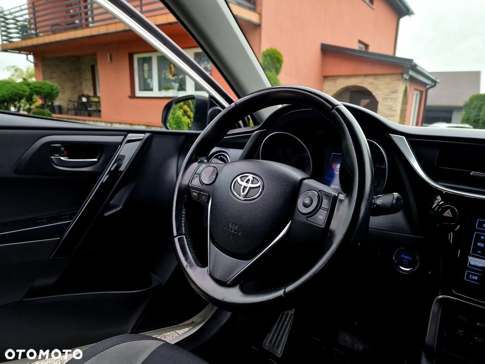 Toyota Auris Hybrid 135 Premium - 19