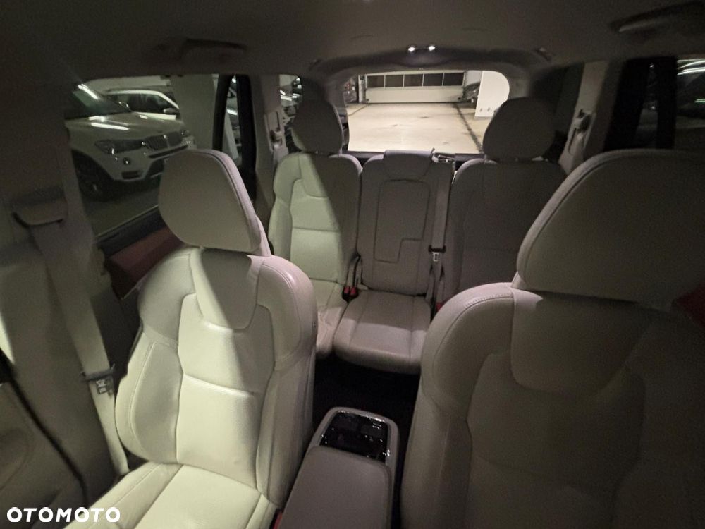Volvo XC 90 - 19