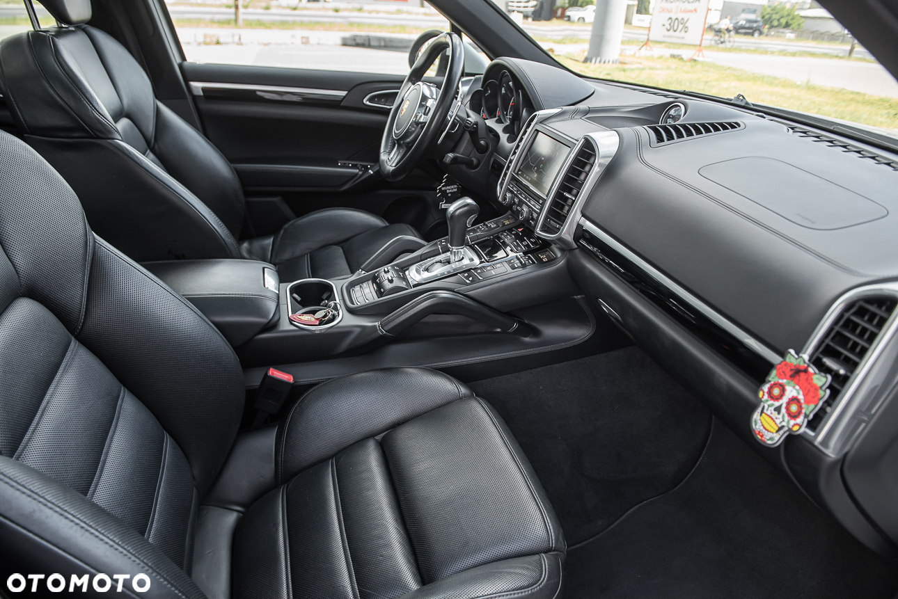 Porsche Cayenne Diesel Platinum Edition - 34