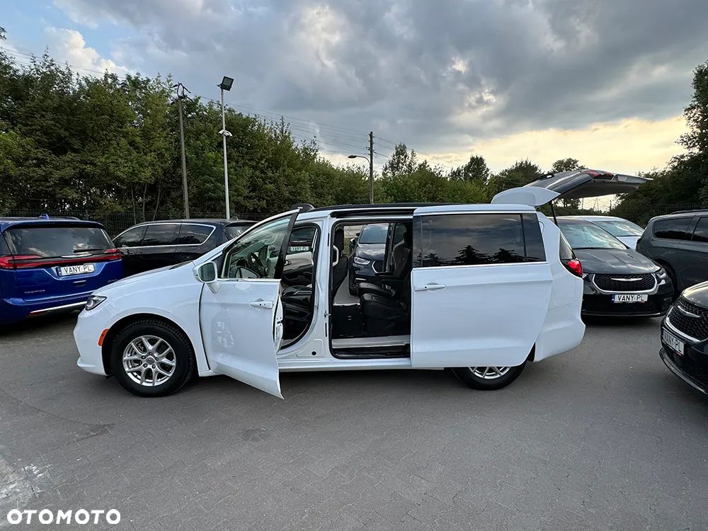 Chrysler Pacifica - 7