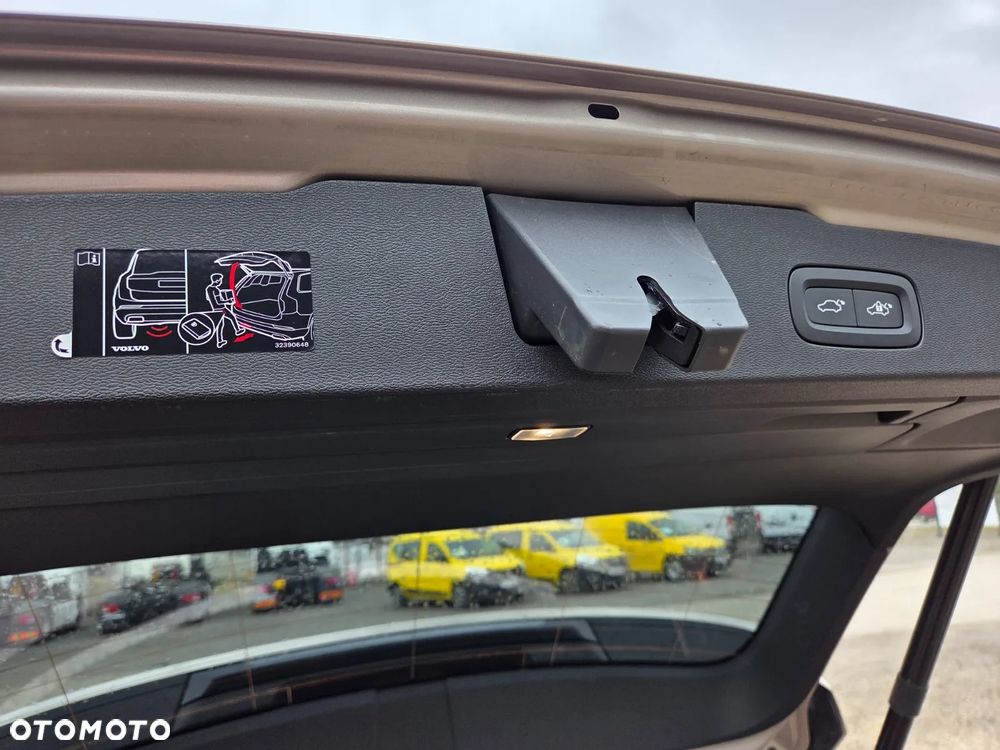 Volvo V60 B4 B DKG Ultra Dark - 27