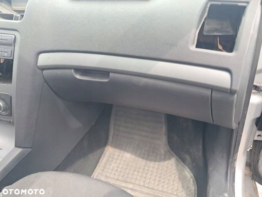 SCHOWEK PASAŻERA PULPIT SKODA OCTAVIA II HB 2011R - 2