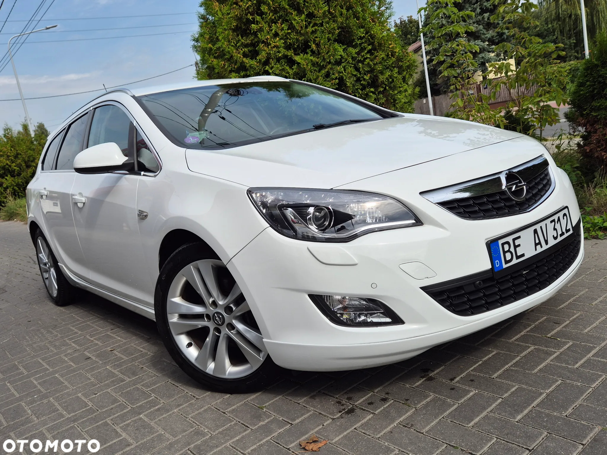 Opel Astra 1.6 Turbo Caravan Cosmo - 19
