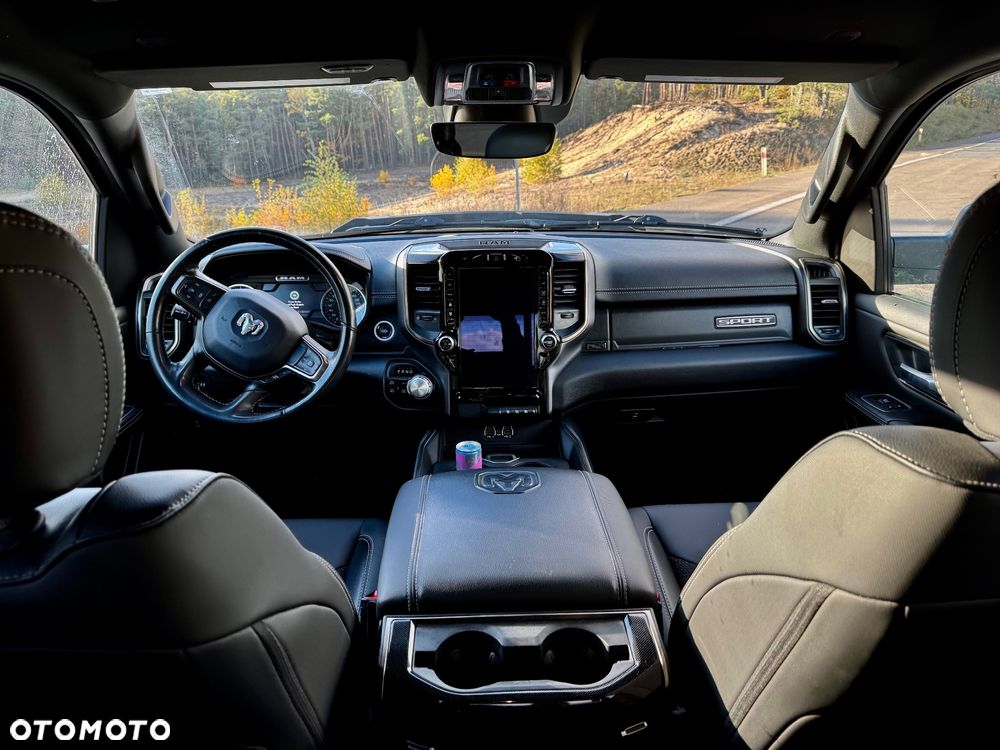 RAM 1500 Crew Cab Sport - 13