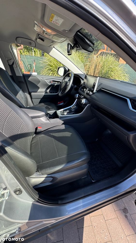 Toyota RAV4 - 10