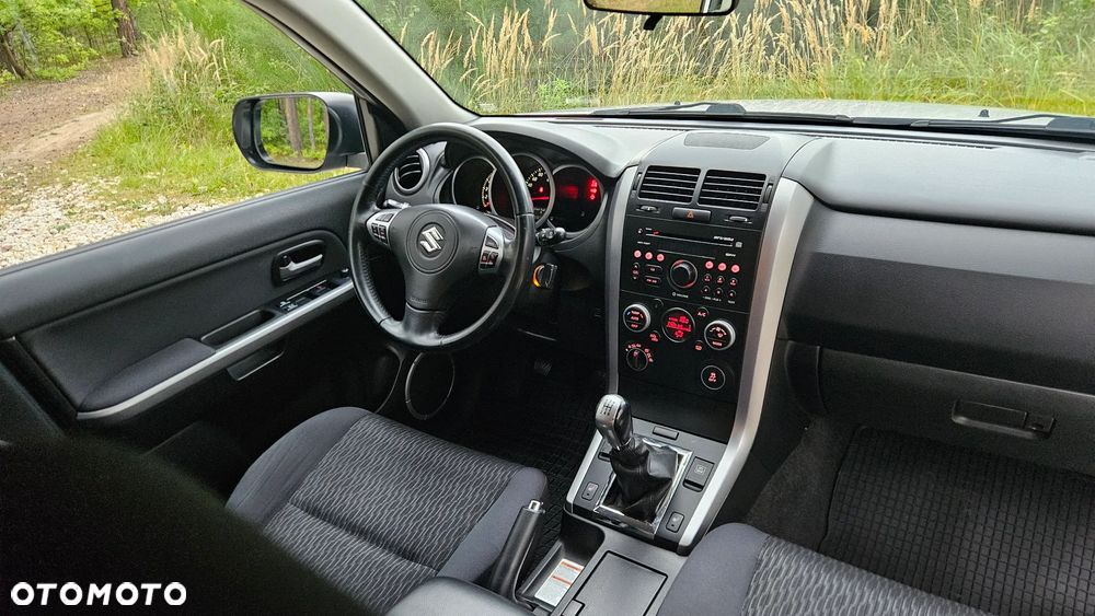 Suzuki Grand Vitara 2.4 Premium EU5 - 22
