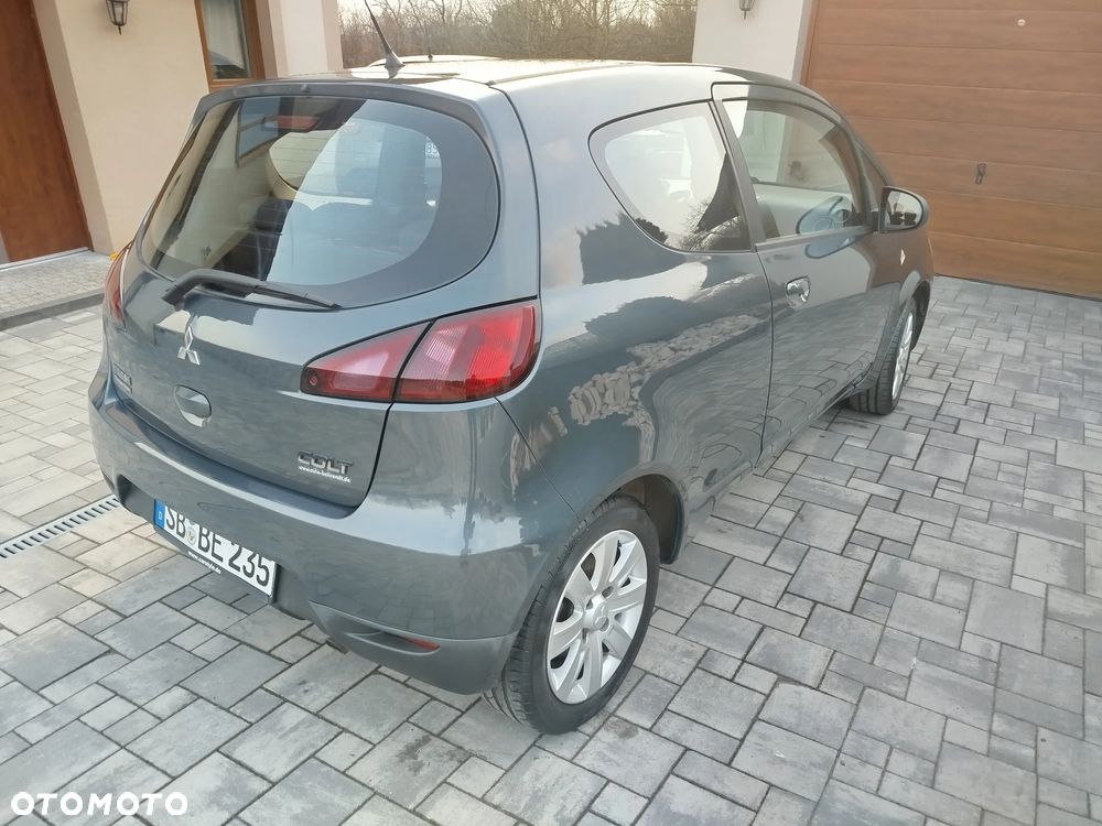 Mitsubishi Colt - 5