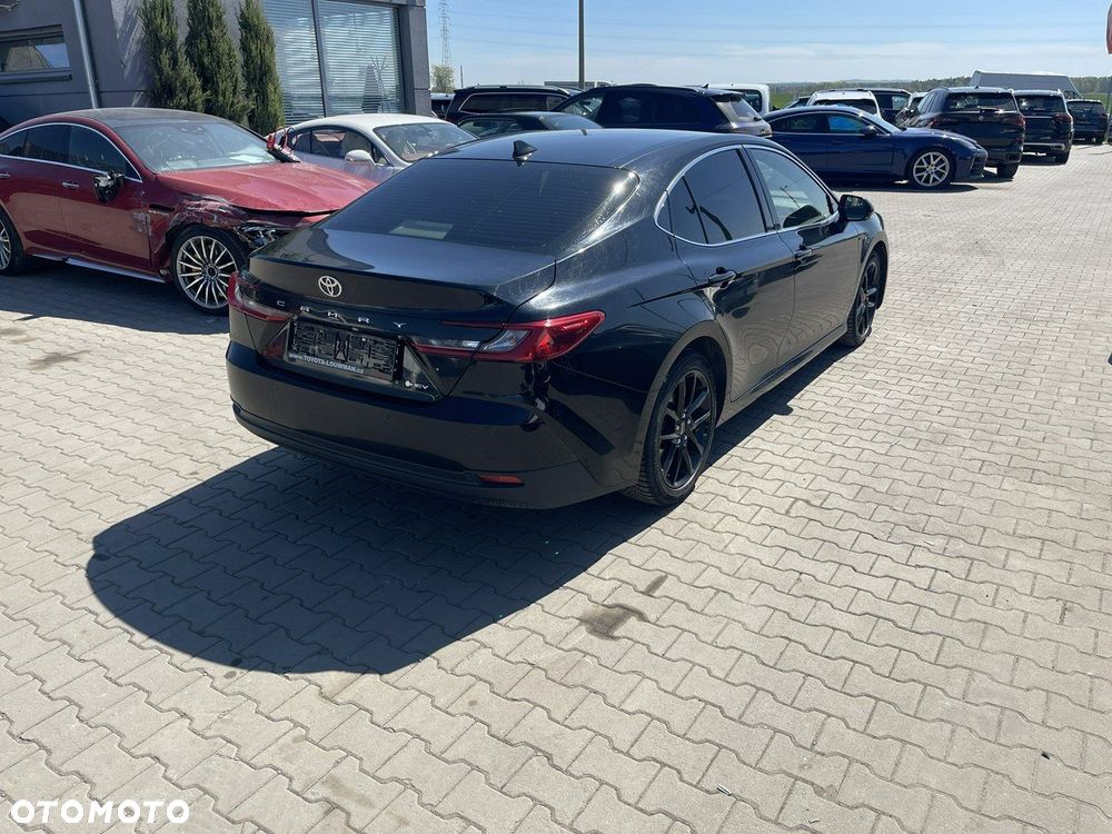 Toyota Camry 2.5 Hybrid Dynamic Force Comfort e-CVT - 2