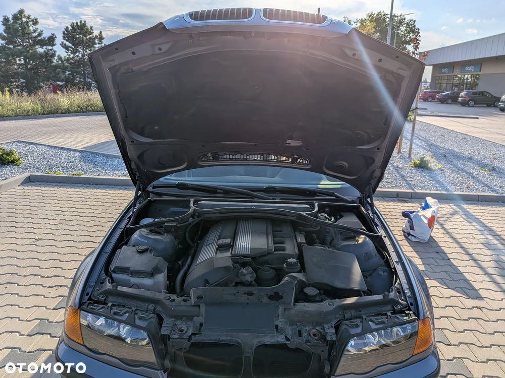 BMW Seria 3 - 18