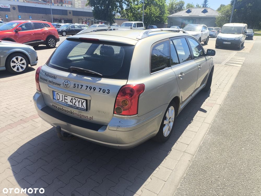 Toyota Avensis - 5
