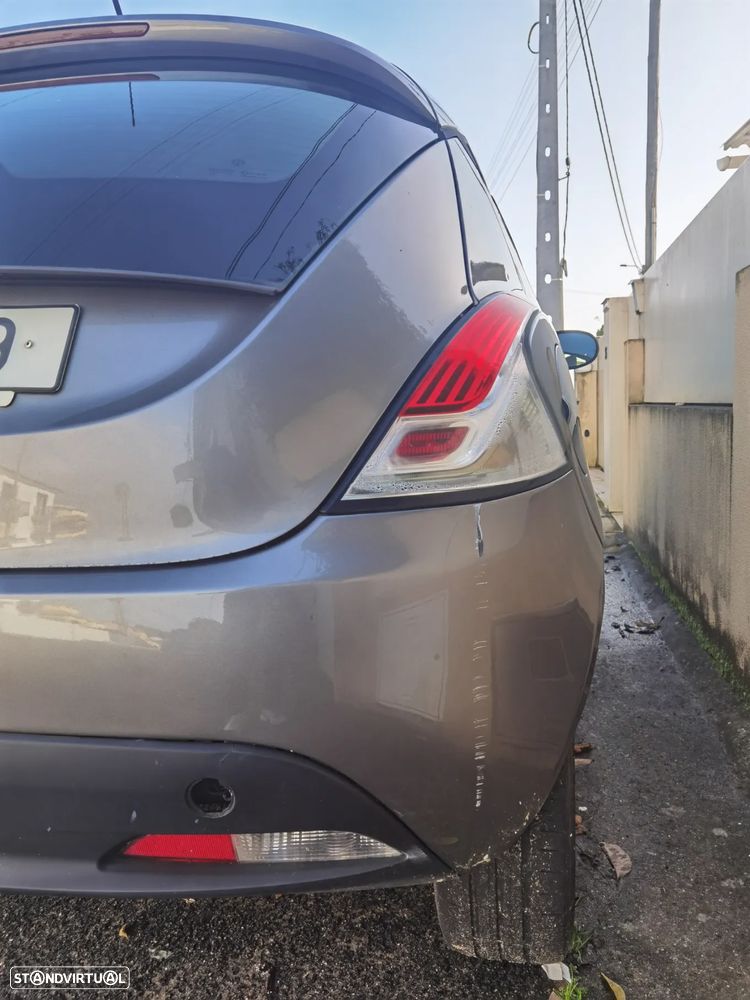 Lancia Ypsilon 1.3 M-jet S&S Silver - 4