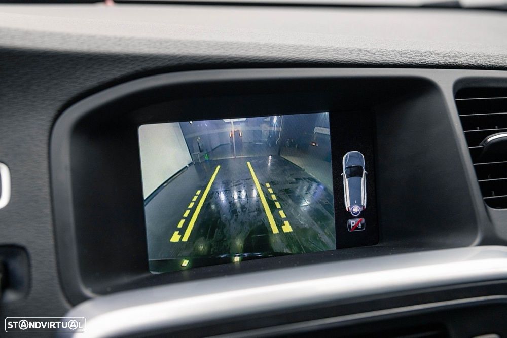 Volvo V60 2.4 D6 Momentum AWD Phev - 37