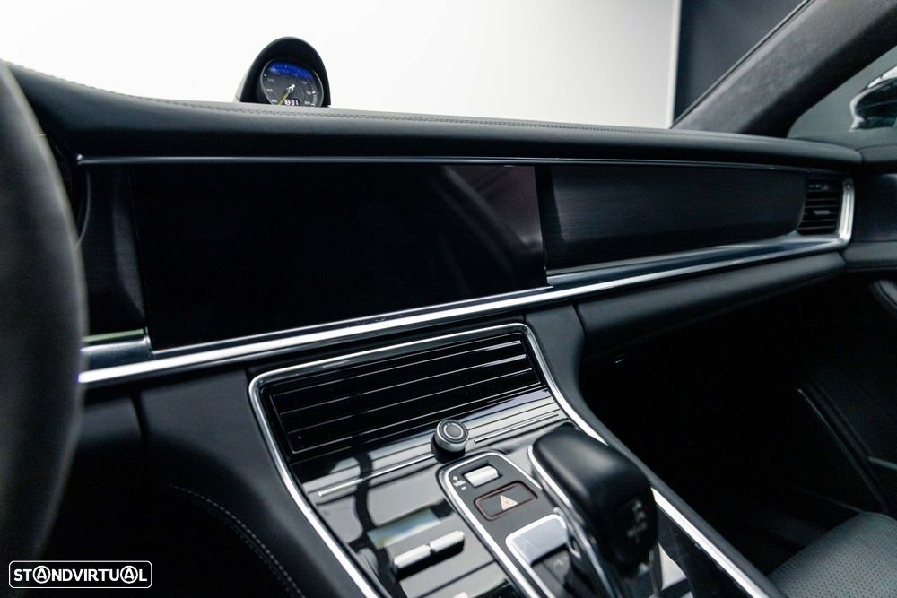 Porsche Panamera Sport Turismo 4 E-Hybrid Platinum Edition - 46