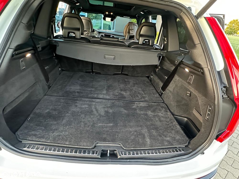 Volvo XC 90 D5 AWD R-Design 7os - 14