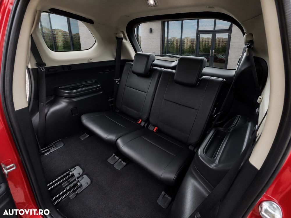 Mitsubishi Outlander - 14