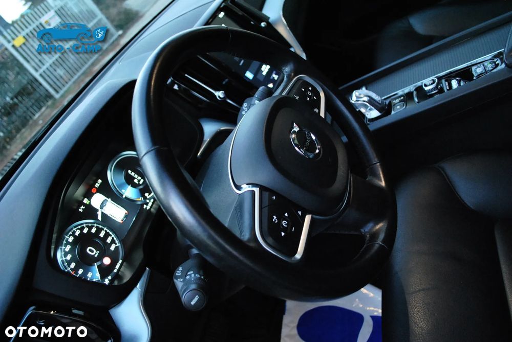 Volvo XC 60 T8 AWD Plug-In Hybrid Momentum Pro - 31