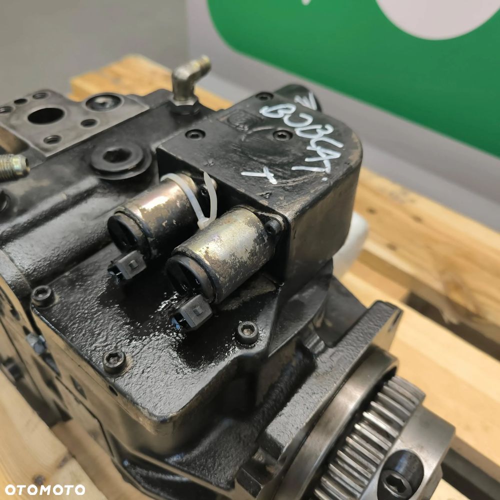 Pompa jazdy 516156 Sauer Danfoss 90R075 Bobcat T - 12