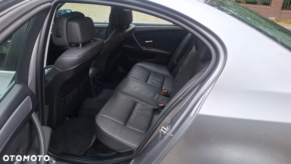 BMW Seria 5 525i - 10
