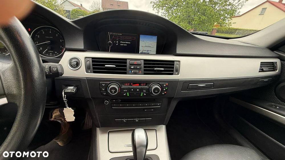 BMW Seria 3 325i xDrive Edition Exclusive - 11