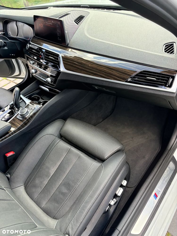 BMW Seria 5 520d xDrive MHEV M Sport sport - 27