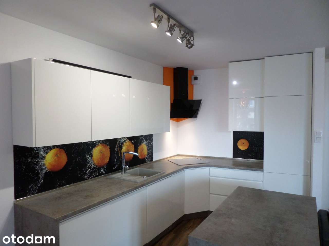 EN/PL, 63m2, Nowoczesne dwupokojowe mieszk. z klimatyzacją i balkonem