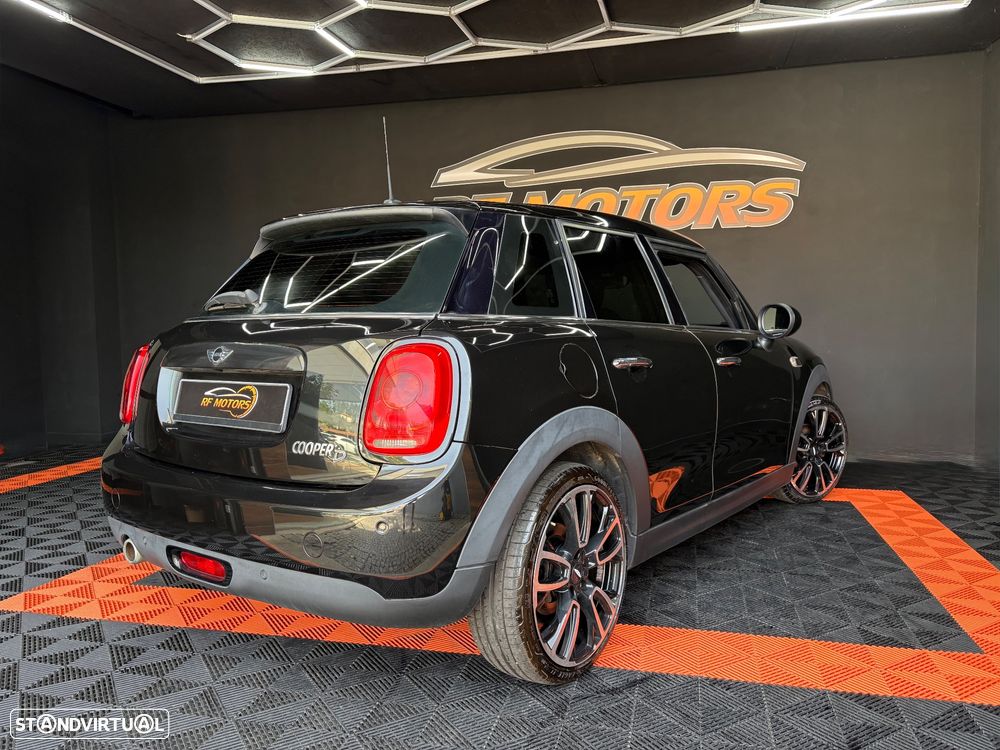 MINI 5 Portas Cooper D Aut. - 30