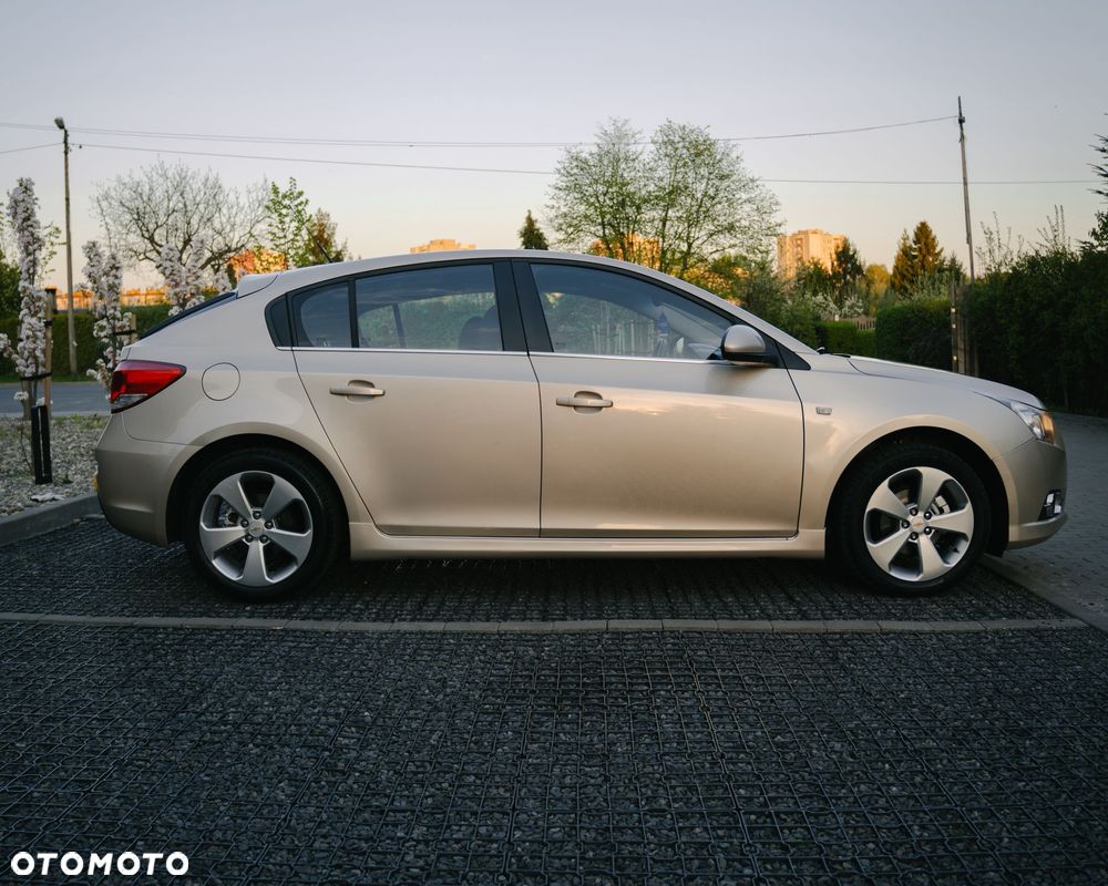 Chevrolet Cruze 1.6 LT - 28