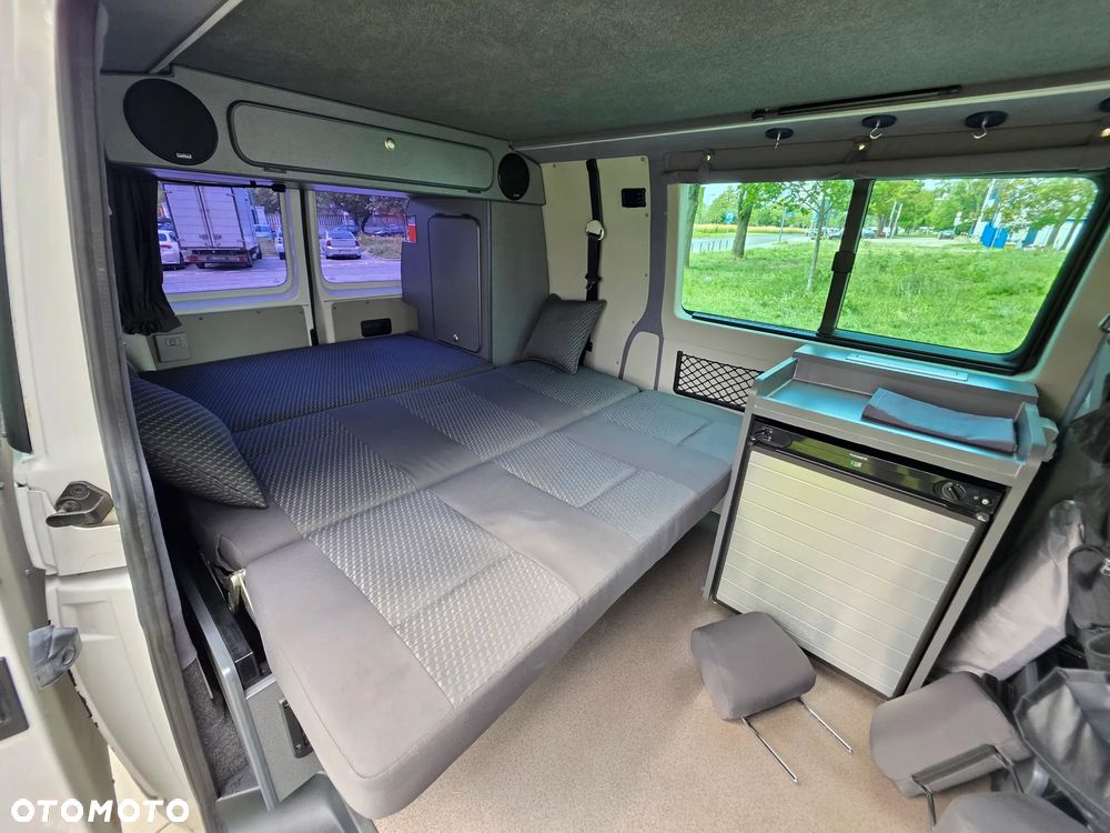 Volkswagen Transporter - 33