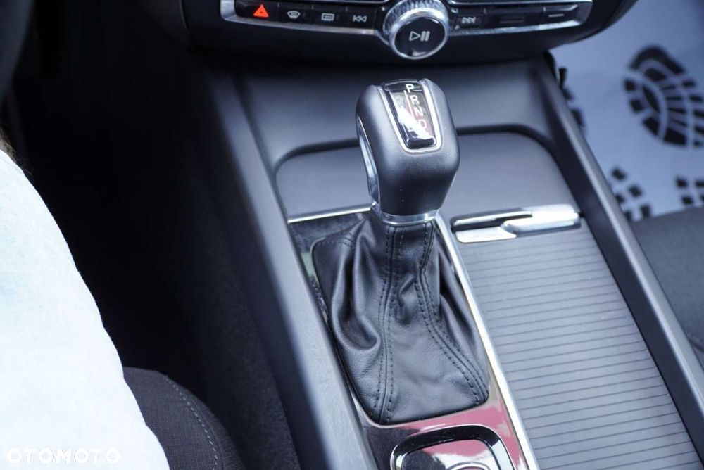 Volvo V60 D4 Geartronic Momentum Pro - 24