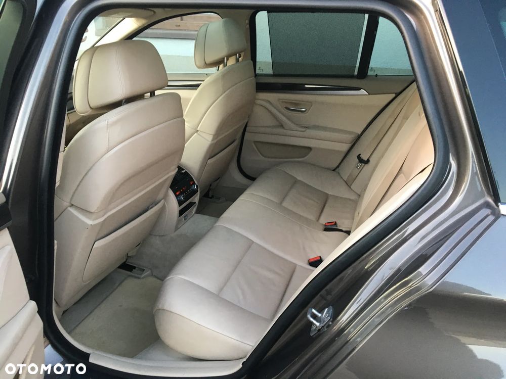 BMW Seria 5 535d Sport-Aut Luxury Line - 5