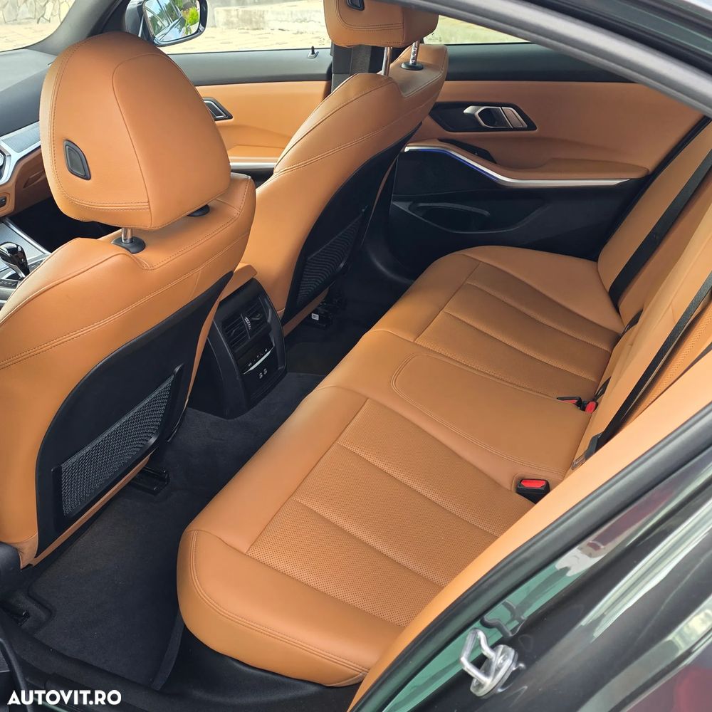 BMW Seria 3 318i Aut. M Sport - 10