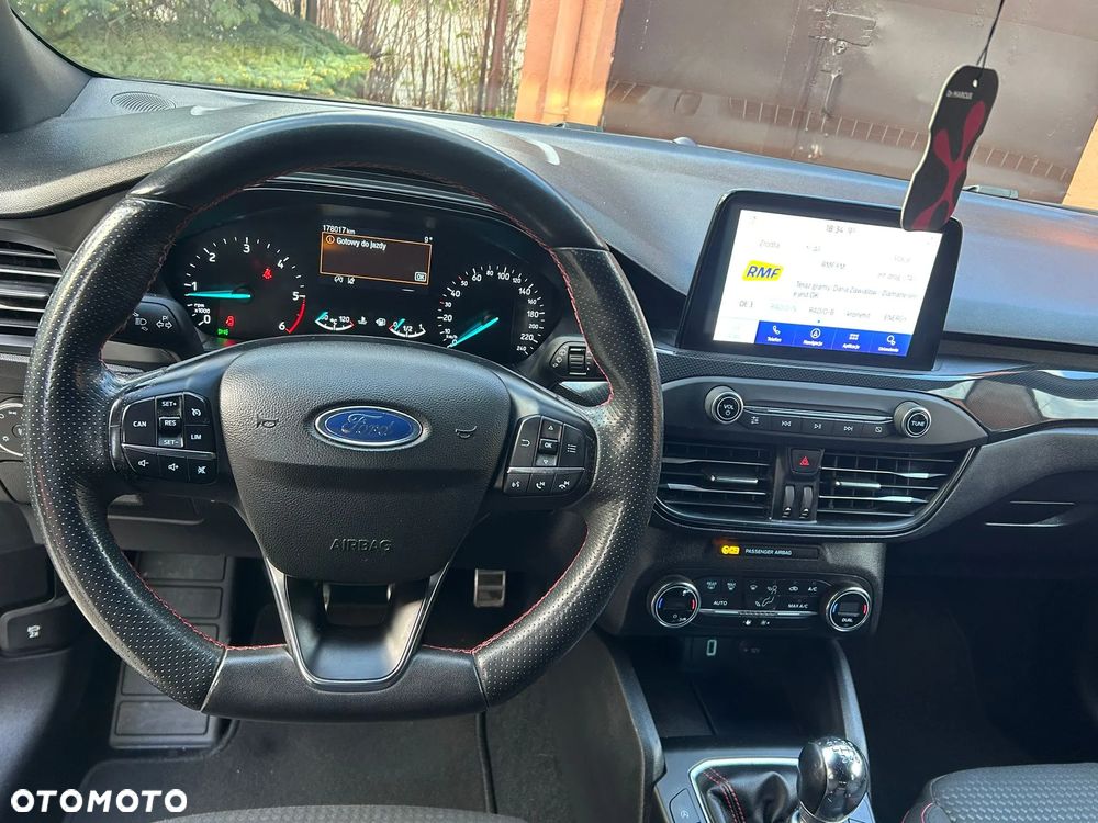 Ford Focus 1.5 EcoBlue Start-Stopp-System ST-LINE - 26