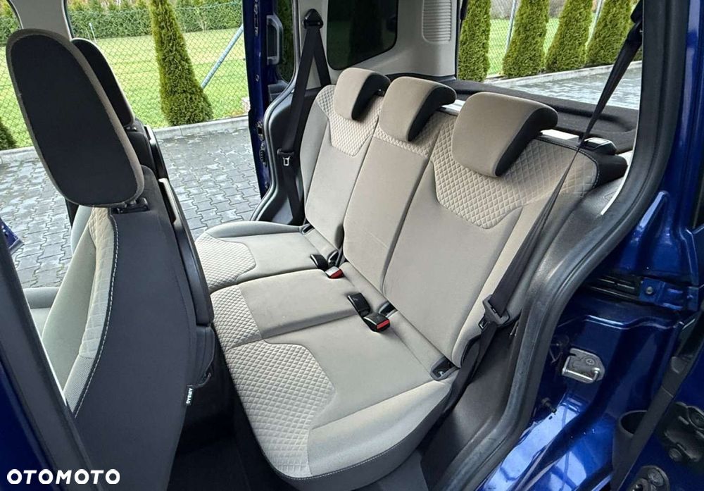 Ford Tourneo Courier - 16