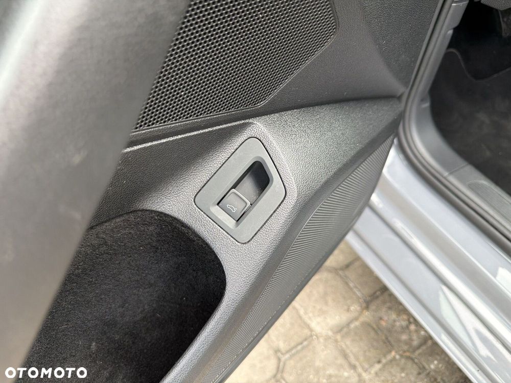 Volkswagen Passat - 21