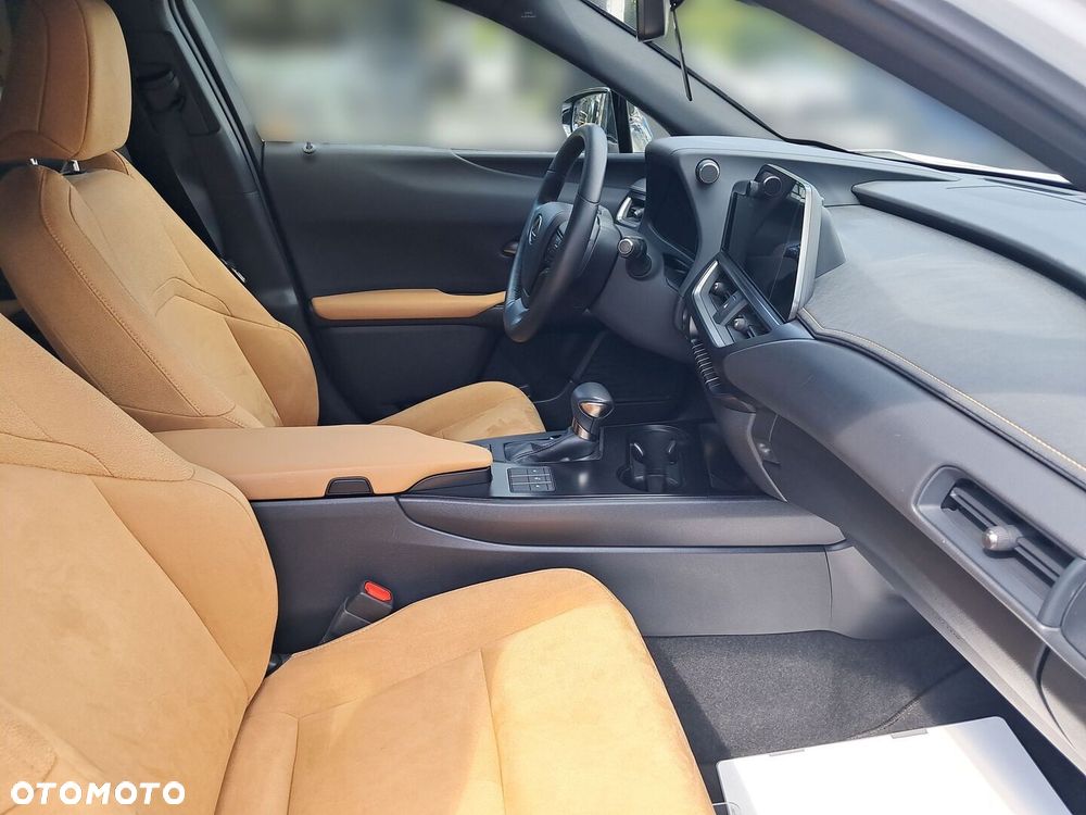 Lexus UX - 9