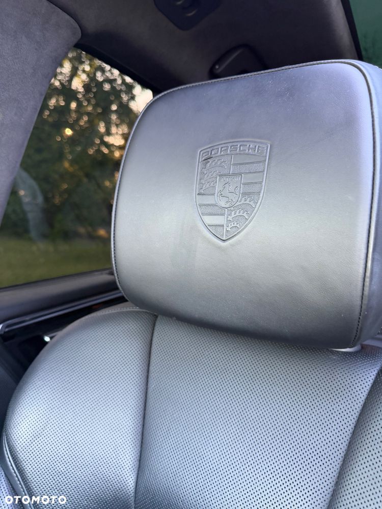 Porsche Macan Turbo - 18