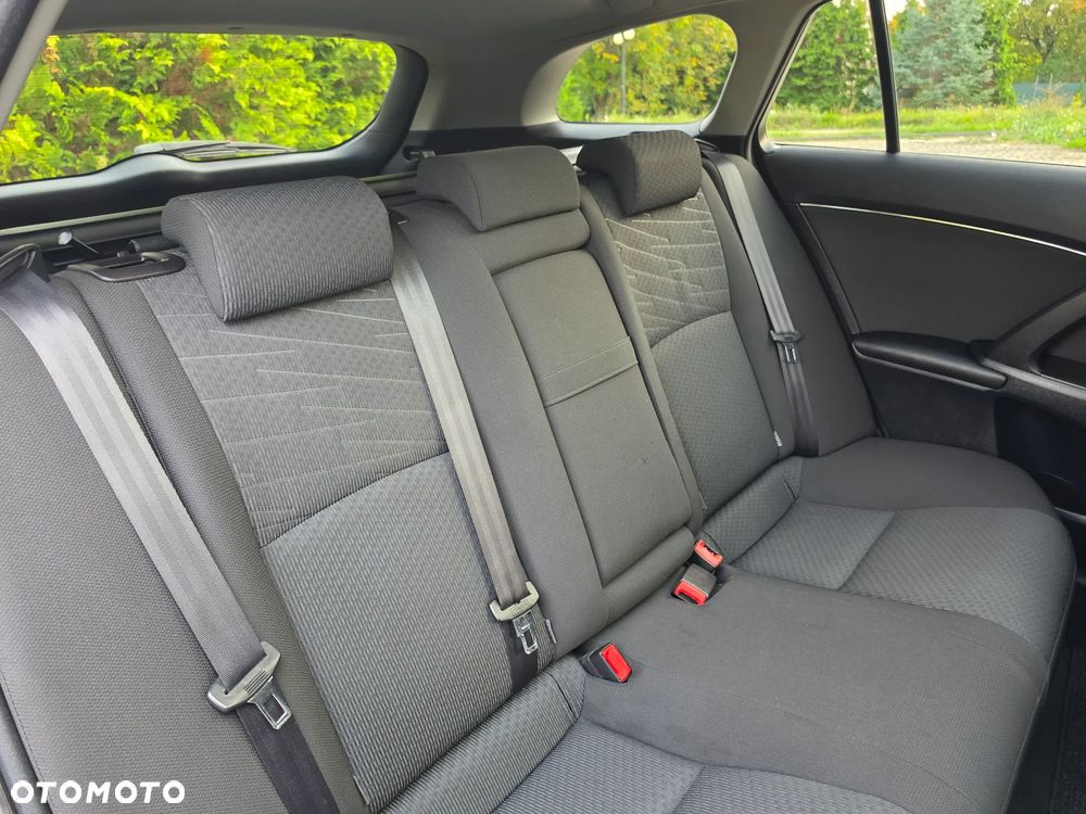 Toyota Avensis 2.0 Executive - 36