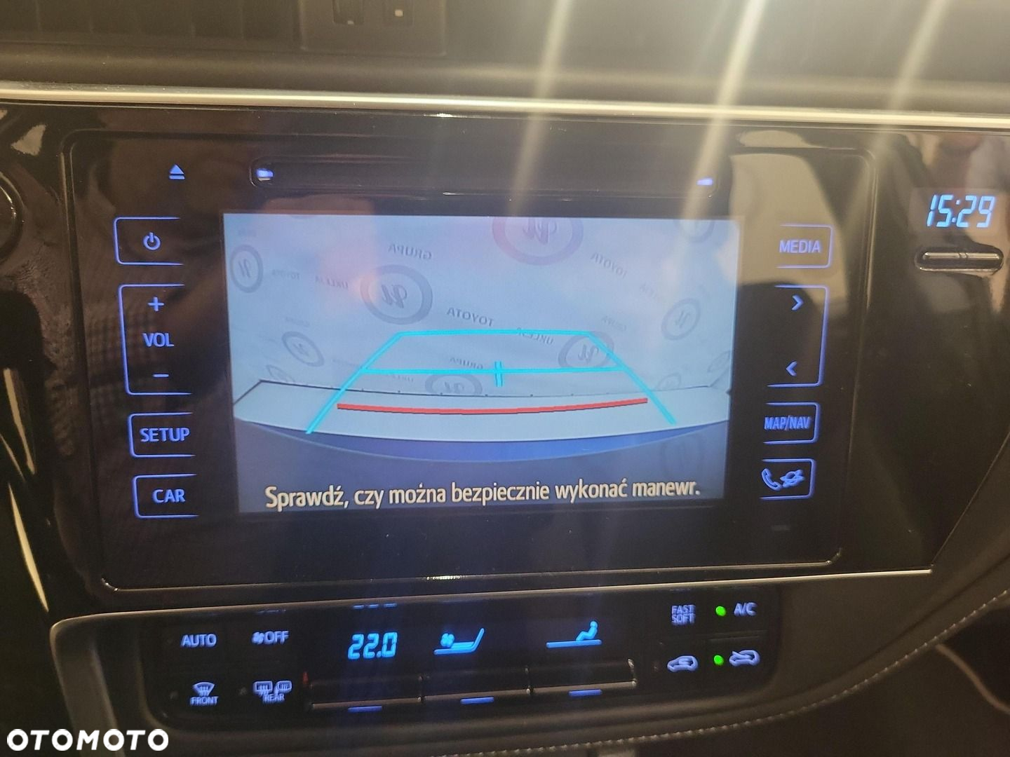 Toyota Auris Hybrid 135 Premium - 15