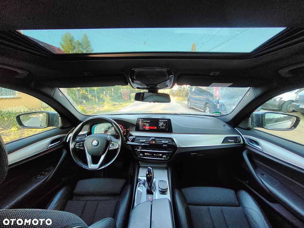 BMW Seria 5 520d Sport Line - 10