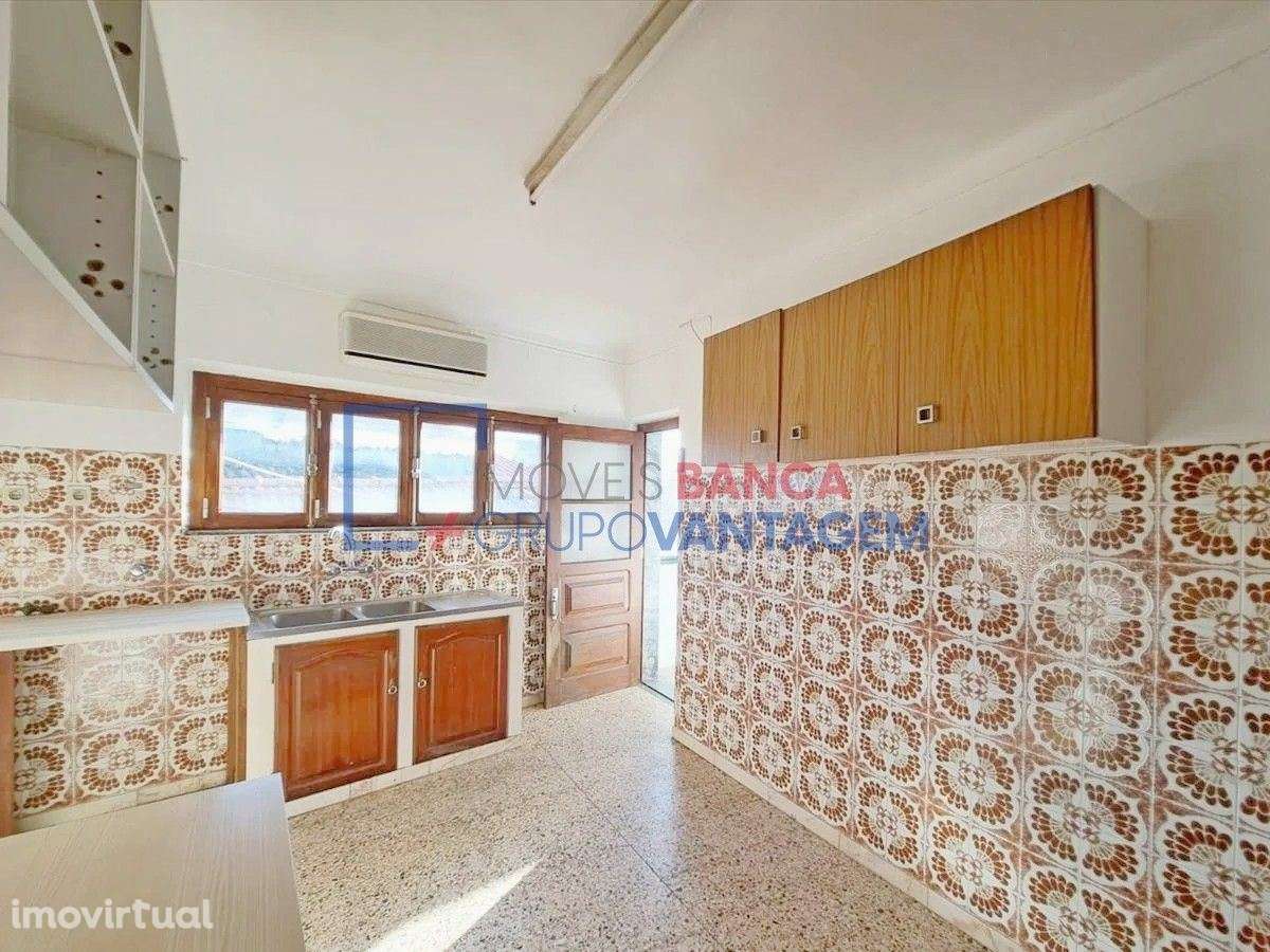 Moradia de 2 Pisos com 403m2 em Vila Nova da Baronia, Concelho de A... - Grande imagem: 4/22