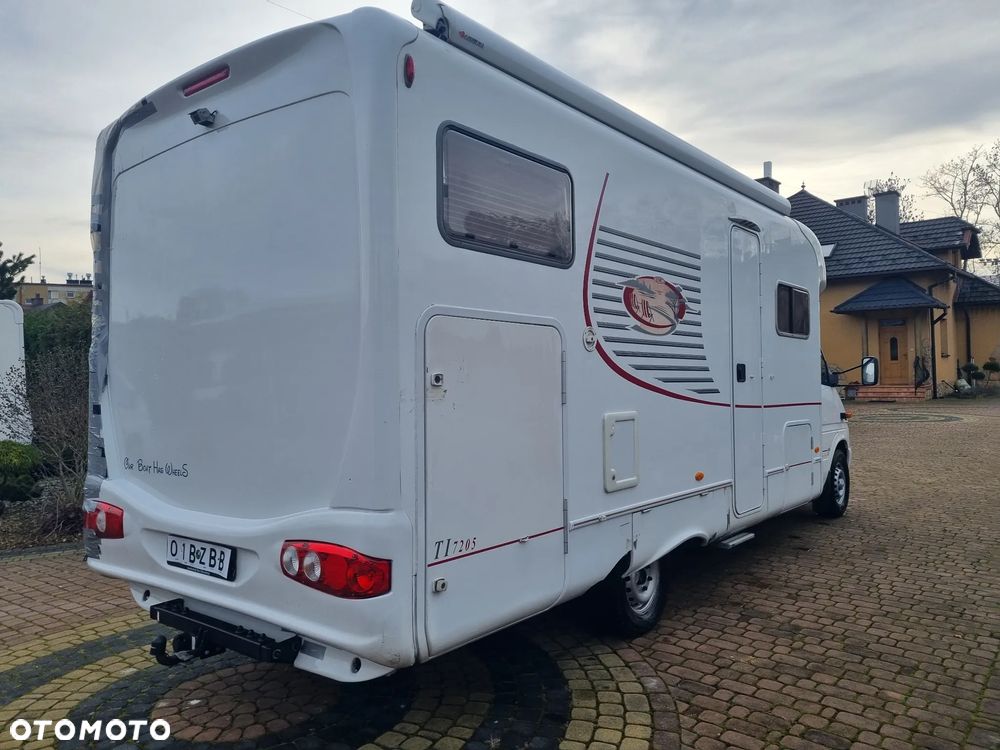 Mercedes-Benz 316 - 6