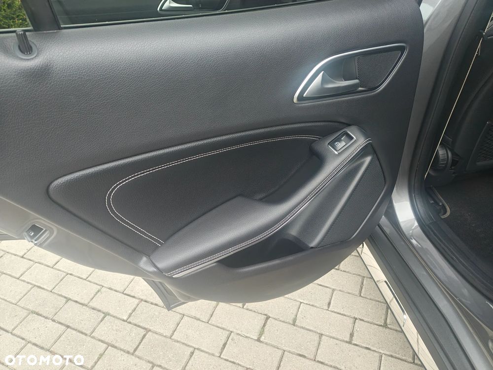 Mercedes-Benz GLA 200 7G-DCT Edition 1 - 14