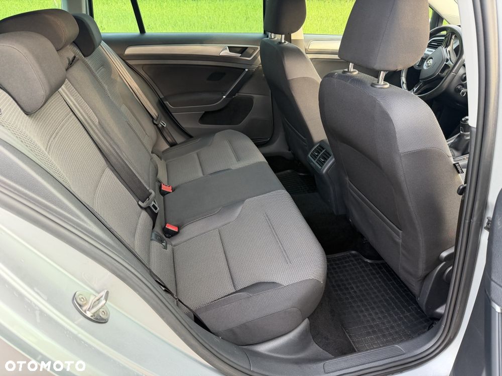 Volkswagen Golf 1.6 TDI BlueMotion Technology Comfortline - 12