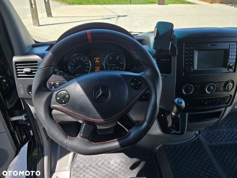 Mercedes-Benz SPRINTER 319 - 6