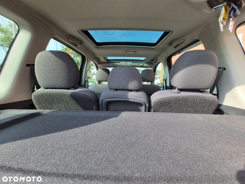 Toyota Yaris Verso - 11