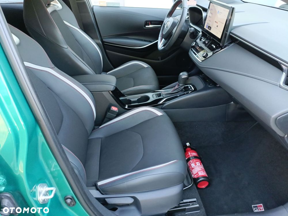 Toyota Corolla 1.8 Hybrid GR Sport Dynamic - 12
