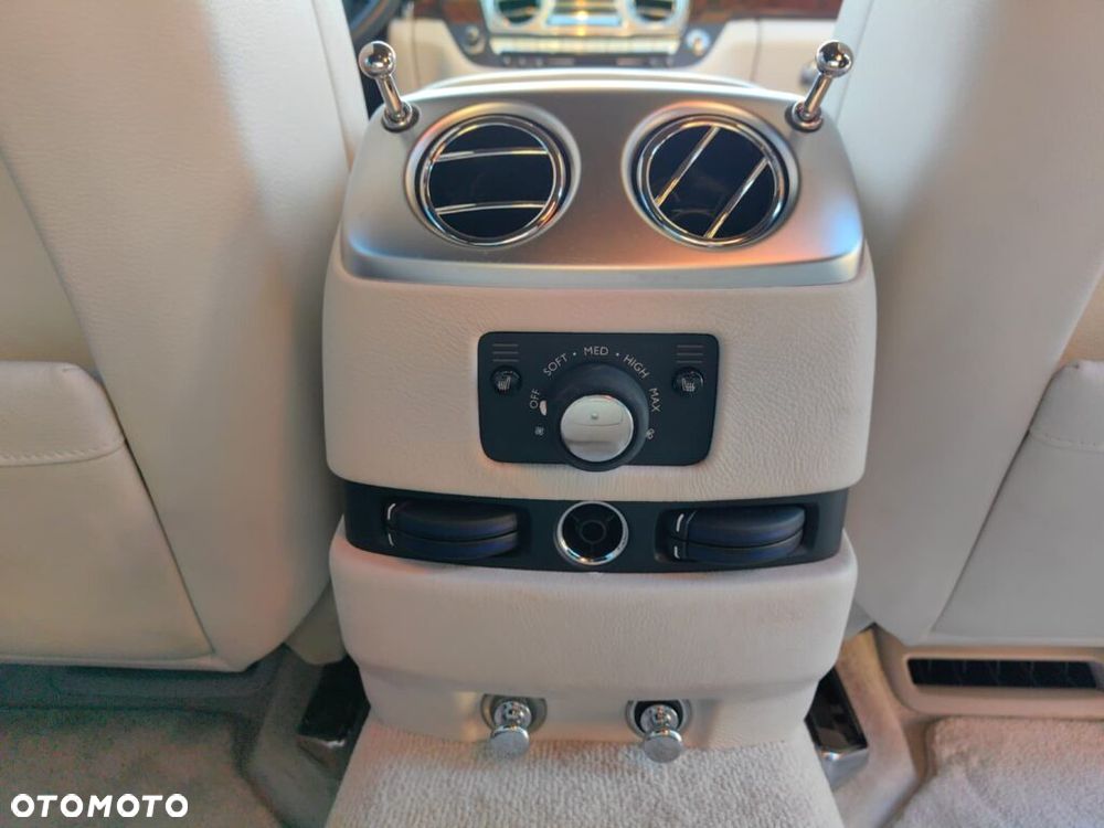 Rolls-Royce Ghost - 31
