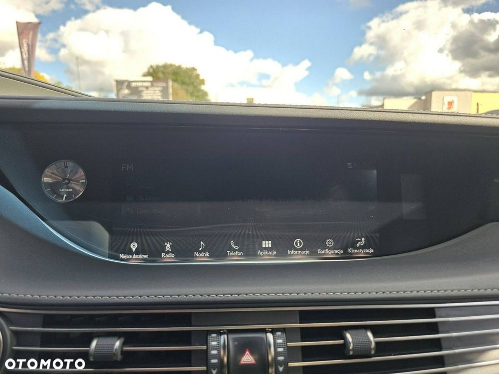 Lexus LS 500h Business Edition AWD - 23